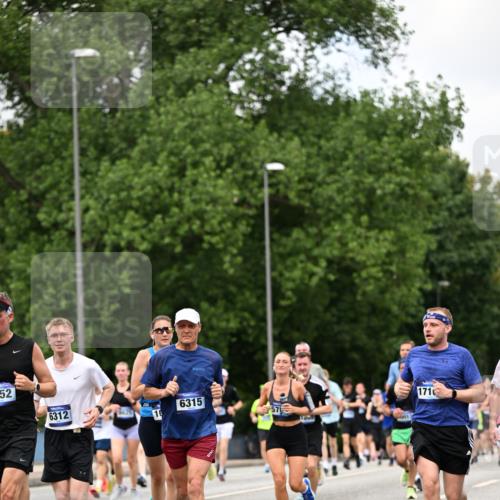 29.06.2025 - hella hamburg halbmarathon Dr. Thomas Lammeyer http://msf.ph/oto/8277991 29.06.2025 10:36:33 Kennedybrücke 1640, 1987, 2268, 2349, 2943, 3022, 3239, 3365, 3707, 3751, 3778, 4365, 4605, 4857, 5783, 5871, 5941, 6218, 6228, 6252, 6312, 6315, 6642, 7239, 7387, 7468, 7535, 7789, 8072, 8073, 8124, 8127, 8303, 8625, 8840, 8914, 9010, 9125, 9188, 9206, 9765, 10013, 10111, 10248, 10354, 10470, 10624, 10828, 10924, 11076, 11168, 11205, 11225, 11248, 11362 meine-sportfotos.de