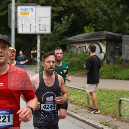 29.06.2025 - hella hamburg halbmarathon Yannick Fuchs http://msf.ph/oto/8277995 29.06.2025 10:49:32 20KM 1120, 1143, 1179, 1193, 1834, 2612, 3037, 3058, 3668, 4249, 4897, 5643, 5672, 6569, 6591, 6924, 7147, 7221, 7594, 7976, 8255, 8573, 8691, 10188, 10582, 11039, 11231, 12248, 12544, 12545, 13234, 13236, 13470, 14365, 15184, 15300, 15484, 15584, 15818, 15884, 16108, 16176, 16213, 16334, 16401, 16521, 16609, 16786, 17133, 17259, 17603, 17615, 17640, 17642, 17734, 17940, 18064, 18290, 18741, 18746, 18835, 19047, 19120 meine-sportfotos.de