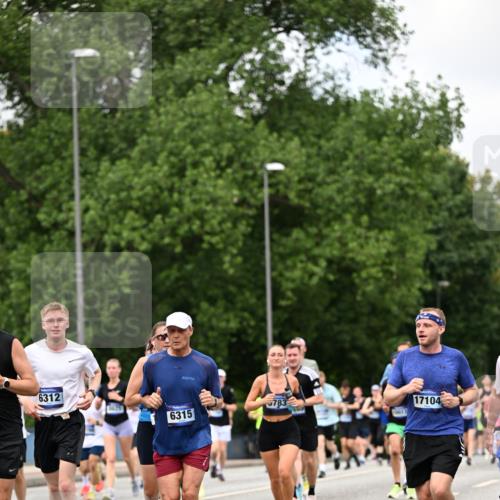 29.06.2025 - hella hamburg halbmarathon Dr. Thomas Lammeyer http://msf.ph/oto/8278008 29.06.2025 10:36:33 Kennedybrücke 1640, 1987, 2268, 2349, 2943, 3022, 3239, 3365, 3707, 3751, 3778, 4365, 4605, 4857, 5783, 5871, 5941, 6218, 6228, 6252, 6312, 6315, 6642, 7239, 7387, 7468, 7535, 7789, 8072, 8073, 8124, 8127, 8303, 8625, 8840, 8914, 9010, 9125, 9188, 9206, 9765, 10013, 10111, 10248, 10354, 10470, 10624, 10828, 10924, 11076, 11168, 11205, 11225, 11248, 11362 meine-sportfotos.de