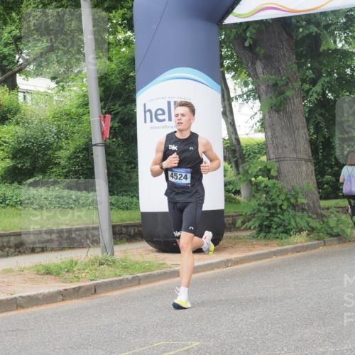 29.06.2025 - hella hamburg halbmarathon KatJ http://msf.ph/oto/8278019 29.06.2025 10:09:58 Zwischen KM18-KM19 53, 2144, 4524 meine-sportfotos.de