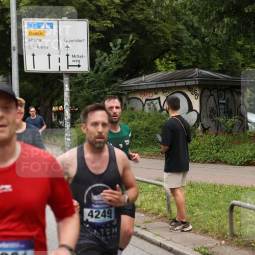 29.06.2025 - hella hamburg halbmarathon Yannick Fuchs http://msf.ph/oto/8278053 29.06.2025 10:49:32 20KM 1120, 1143, 1179, 1193, 1834, 2612, 3037, 3058, 3668, 4249, 4897, 5643, 5672, 6569, 6591, 6924, 7147, 7221, 7594, 7976, 8255, 8573, 8691, 10188, 10582, 11039, 11231, 12248, 12544, 12545, 13234, 13236, 13470, 14365, 15184, 15300, 15484, 15584, 15818, 15884, 16108, 16176, 16213, 16334, 16401, 16521, 16609, 16786, 17133, 17259, 17603, 17615, 17640, 17642, 17734, 17940, 18064, 18290, 18741, 18746, 18835, 19047, 19120 meine-sportfotos.de