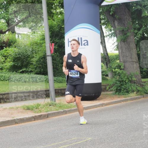 29.06.2025 - hella hamburg halbmarathon KatJ http://msf.ph/oto/8278074 29.06.2025 10:09:58 Zwischen KM18-KM19 53, 2144, 4524 meine-sportfotos.de