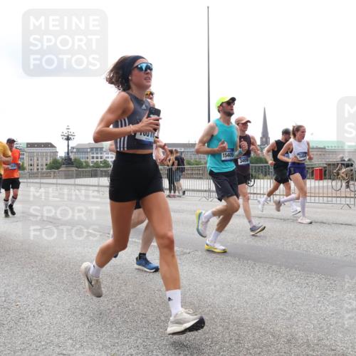 29.06.2025 - hella hamburg halbmarathon Lena Gebhardt http://msf.ph/oto/8278078 29.06.2025 10:35:11 Lombardsbrücke 5226, 15732, 15405, 3409, 10464, 1284, 1497, 1717, 1821, 1849, 2198, 2355, 2376, 2751, 3130, 3409, 3828, 3958, 4564, 4703, 4704, 4884, 5027, 5531, 5793, 6029, 6189, 6310, 6335, 6365, 6379, 6397, 6471, 6803, 6859, 7020, 7267, 7299, 7927, 8249, 8296, 8369, 8567, 8793, 9122, 9248, 10358, 10393, 10464, 10531, 10565, 10606, 11122, 11233, 11245, 11320, 11359, 11565, 11646, 11838, 11839, 11886, 12019, 12062, 12236, 12326, 12382, 12764 meine-sportfotos.de