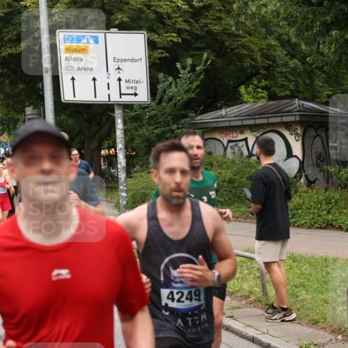 29.06.2025 - hella hamburg halbmarathon Yannick Fuchs http://msf.ph/oto/8278103 29.06.2025 10:49:32 20KM 1120, 1143, 1179, 1193, 1834, 2612, 3037, 3058, 3668, 4249, 4897, 5643, 5672, 6569, 6591, 6924, 7147, 7221, 7594, 7976, 8255, 8573, 8691, 10188, 10582, 11039, 11231, 12248, 12544, 12545, 13234, 13236, 13470, 14365, 15184, 15300, 15484, 15584, 15818, 15884, 16108, 16176, 16213, 16334, 16401, 16521, 16609, 16786, 17133, 17259, 17603, 17615, 17640, 17642, 17734, 17940, 18064, 18290, 18741, 18746, 18835, 19047, 19120 meine-sportfotos.de