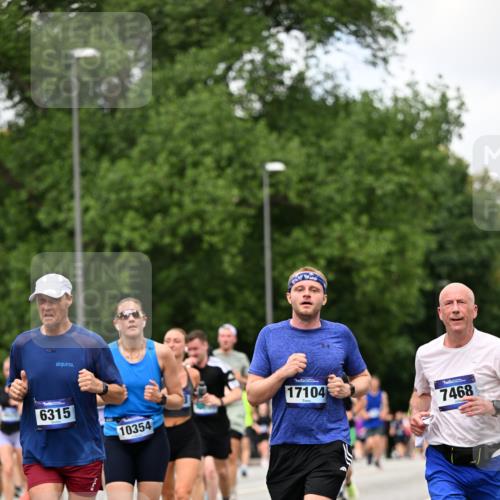 29.06.2025 - hella hamburg halbmarathon Dr. Thomas Lammeyer http://msf.ph/oto/8278142 29.06.2025 10:36:35 Kennedybrücke 1640, 1987, 2268, 2349, 2943, 3022, 3365, 3707, 3751, 3753, 3778, 4365, 4605, 4857, 5783, 5871, 5941, 6218, 6228, 6252, 6312, 6315, 6642, 7239, 7387, 7468, 7531, 7535, 7789, 8072, 8073, 8124, 8127, 8303, 8625, 8840, 8914, 9010, 9125, 9188, 9206, 9765, 10013, 10111, 10203, 10354, 10470, 10624, 10828, 10924, 11076, 11205, 11225, 11248, 11362 meine-sportfotos.de
