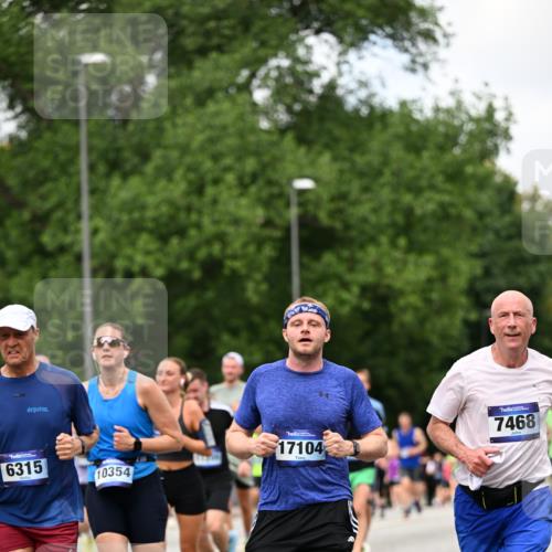 29.06.2025 - hella hamburg halbmarathon Dr. Thomas Lammeyer http://msf.ph/oto/8278178 29.06.2025 10:36:35 Kennedybrücke 1640, 1987, 2268, 2349, 2943, 3022, 3365, 3707, 3751, 3753, 3778, 4365, 4605, 4857, 5783, 5871, 5941, 6218, 6228, 6252, 6312, 6315, 6642, 7239, 7387, 7468, 7531, 7535, 7789, 8072, 8073, 8124, 8127, 8303, 8625, 8840, 8914, 9010, 9125, 9188, 9206, 9765, 10013, 10111, 10203, 10354, 10470, 10624, 10828, 10924, 11076, 11205, 11225, 11248, 11362 meine-sportfotos.de