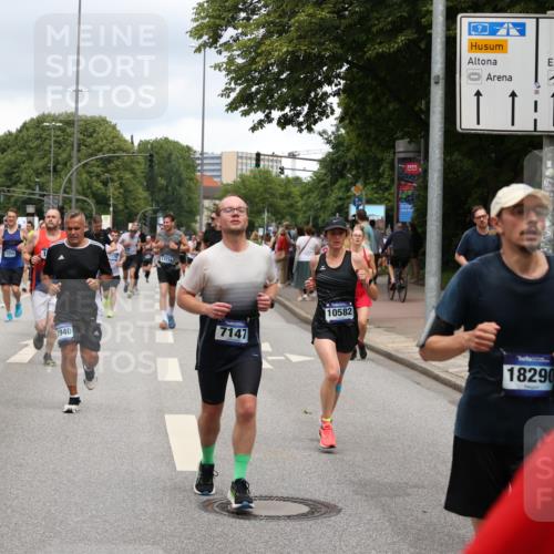 29.06.2025 - hella hamburg halbmarathon Yannick Fuchs http://msf.ph/oto/8278210 29.06.2025 10:49:32 20KM 1120, 1143, 1179, 1193, 1834, 2612, 3037, 3058, 3668, 4249, 4897, 5643, 5672, 6569, 6591, 6924, 7147, 7221, 7594, 7976, 8255, 8573, 8691, 10188, 10582, 11039, 11231, 12248, 12544, 12545, 13234, 13236, 13470, 14365, 15184, 15300, 15484, 15584, 15818, 15884, 16108, 16176, 16213, 16334, 16401, 16521, 16609, 16786, 17133, 17259, 17603, 17615, 17640, 17642, 17734, 17940, 18064, 18290, 18741, 18746, 18835, 19047, 19120 meine-sportfotos.de