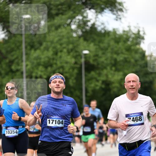29.06.2025 - hella hamburg halbmarathon Dr. Thomas Lammeyer http://msf.ph/oto/8278224 29.06.2025 10:36:36 Kennedybrücke 1640, 1987, 2268, 2349, 2943, 3022, 3365, 3707, 3753, 3778, 4365, 4605, 4857, 5783, 5871, 5941, 6218, 6228, 6252, 6312, 6315, 6642, 7387, 7468, 7531, 7789, 8072, 8073, 8124, 8303, 8625, 8840, 8914, 9010, 9125, 9188, 9206, 9765, 10013, 10111, 10203, 10354, 10470, 10624, 10828, 10924, 11076, 11205, 11225, 11248, 11362 meine-sportfotos.de
