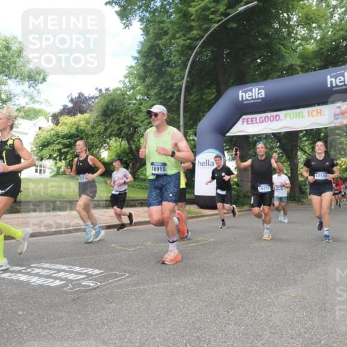 29.06.2025 - hella hamburg halbmarathon KatJ http://msf.ph/oto/8278227 29.06.2025 10:40:29 Zwischen KM18-KM19 1061, 1499, 1549, 2074, 4770, 6628, 6877, 6897 meine-sportfotos.de