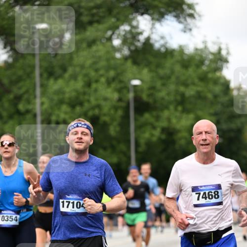 29.06.2025 - hella hamburg halbmarathon Dr. Thomas Lammeyer http://msf.ph/oto/8278240 29.06.2025 10:36:36 Kennedybrücke 1640, 1987, 2268, 2349, 2943, 3022, 3365, 3707, 3753, 3778, 4365, 4605, 4857, 5783, 5871, 5941, 6218, 6228, 6252, 6312, 6315, 6642, 7387, 7468, 7531, 7789, 8072, 8073, 8124, 8303, 8625, 8840, 8914, 9010, 9125, 9188, 9206, 9765, 10013, 10111, 10203, 10354, 10470, 10624, 10828, 10924, 11076, 11205, 11225, 11248, 11362 meine-sportfotos.de