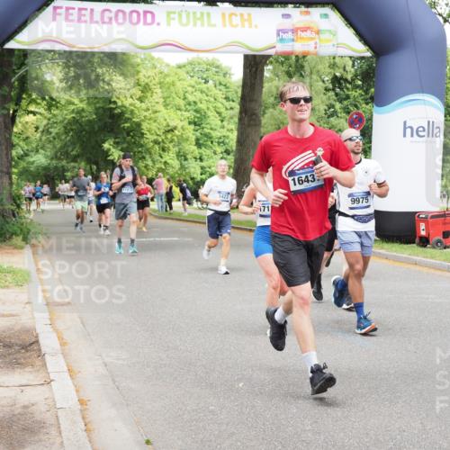 29.06.2025 - hella hamburg halbmarathon MichiJ http://msf.ph/oto/8278273 29.06.2025 10:57:23 Zwischen KM18-KM19 1173, 1859, 2990, 3691, 3729, 5423, 7209, 7840, 9975, 10428, 14015, 14488, 15307, 15700, 16208, 16437, 17128, 17472, 17731, 18493, 18913 meine-sportfotos.de