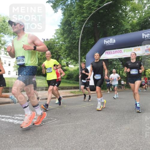 29.06.2025 - hella hamburg halbmarathon KatJ http://msf.ph/oto/8278302 29.06.2025 10:40:29 Zwischen KM18-KM19 1061, 1499, 1549, 2074, 4770, 6628, 6877, 6897 meine-sportfotos.de