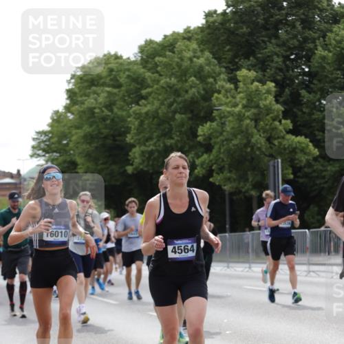 29.06.2025 - hella hamburg halbmarathon Jannik Wohlers http://msf.ph/oto/8278319 29.06.2025 10:34:45 Lombardsbrücke 1284, 1497, 1717, 1849, 2376, 2751, 3409, 3828, 4564, 5027, 5531, 6189, 6397, 6471, 6803, 7267, 7927, 9248, 10358, 10464, 10606, 11233, 11320, 11359, 11565, 11886, 12062, 12555, 12625, 13414, 13537, 13539, 13623, 13829, 14392, 14735, 15226, 15405, 15488, 15704, 15732, 15783, 16002, 16010, 16431, 16778, 16860, 17344, 17526, 17690, 17749, 18054, 18375, 18823 meine-sportfotos.de