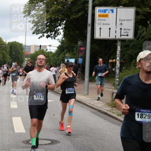 29.06.2025 - hella hamburg halbmarathon Yannick Fuchs http://msf.ph/oto/8278323 29.06.2025 10:49:32 20KM 1120, 1143, 1179, 1193, 1834, 2612, 3037, 3058, 3668, 4249, 4897, 5643, 5672, 6569, 6591, 6924, 7147, 7221, 7594, 7976, 8255, 8573, 8691, 10188, 10582, 11039, 11231, 12248, 12544, 12545, 13234, 13236, 13470, 14365, 15184, 15300, 15484, 15584, 15818, 15884, 16108, 16176, 16213, 16334, 16401, 16521, 16609, 16786, 17133, 17259, 17603, 17615, 17640, 17642, 17734, 17940, 18064, 18290, 18741, 18746, 18835, 19047, 19120 meine-sportfotos.de