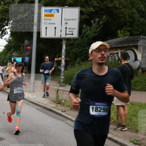 29.06.2025 - hella hamburg halbmarathon Yannick Fuchs http://msf.ph/oto/8278373 29.06.2025 10:49:32 20KM 1120, 1143, 1179, 1193, 1834, 2612, 3037, 3058, 3668, 4249, 4897, 5643, 5672, 6569, 6591, 6924, 7147, 7221, 7594, 7976, 8255, 8573, 8691, 10188, 10582, 11039, 11231, 12248, 12544, 12545, 13234, 13236, 13470, 14365, 15184, 15300, 15484, 15584, 15818, 15884, 16108, 16176, 16213, 16334, 16401, 16521, 16609, 16786, 17133, 17259, 17603, 17615, 17640, 17642, 17734, 17940, 18064, 18290, 18741, 18746, 18835, 19047, 19120 meine-sportfotos.de