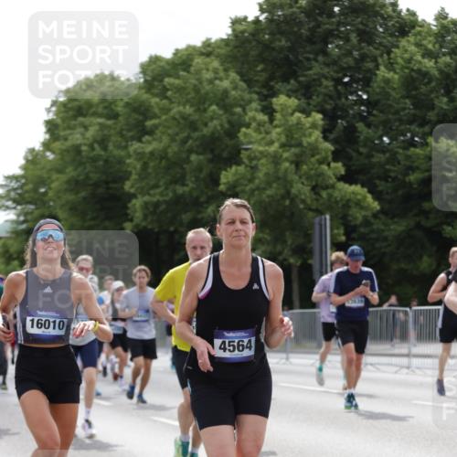 29.06.2025 - hella hamburg halbmarathon Jannik Wohlers http://msf.ph/oto/8278443 29.06.2025 10:34:46 Lombardsbrücke 1284, 1497, 1717, 1849, 2376, 2751, 3409, 3828, 3958, 4564, 5027, 5531, 6029, 6189, 6397, 6471, 6803, 7267, 7927, 10358, 10531, 11233, 11320, 11359, 11565, 11886, 12062, 12555, 12625, 13414, 13537, 13539, 13623, 13829, 14392, 14735, 15226, 15405, 15488, 15601, 15704, 15732, 15783, 16002, 16010, 16431, 16778, 16860, 17344, 17526, 17690, 17749, 18054, 18375, 18823 meine-sportfotos.de