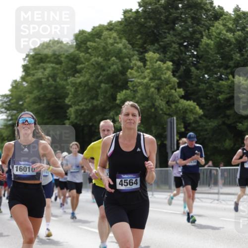 29.06.2025 - hella hamburg halbmarathon Jannik Wohlers http://msf.ph/oto/8278454 29.06.2025 10:34:46 Lombardsbrücke 1284, 1497, 1717, 1849, 2376, 2751, 3409, 3828, 3958, 4564, 5027, 5531, 6029, 6189, 6397, 6471, 6803, 7267, 7927, 10358, 10531, 11233, 11320, 11359, 11565, 11886, 12062, 12555, 12625, 13414, 13537, 13539, 13623, 13829, 14392, 14735, 15226, 15405, 15488, 15601, 15704, 15732, 15783, 16002, 16010, 16431, 16778, 16860, 17344, 17526, 17690, 17749, 18054, 18375, 18823 meine-sportfotos.de