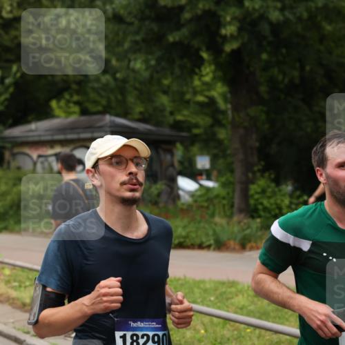 29.06.2025 - hella hamburg halbmarathon Yannick Fuchs http://msf.ph/oto/8278475 29.06.2025 10:49:33 20KM 1120, 1143, 1179, 1193, 1834, 2612, 3037, 3058, 3668, 4249, 4897, 5643, 5672, 6569, 6591, 6924, 7147, 7221, 7594, 7976, 8255, 8573, 8691, 9361, 9562, 10582, 11039, 11231, 12248, 12544, 12545, 13234, 13236, 13470, 14365, 15184, 15300, 15484, 15584, 15818, 15884, 16108, 16176, 16213, 16334, 16401, 16521, 16609, 16786, 17133, 17259, 17603, 17615, 17640, 17642, 17734, 17940, 18064, 18290, 18741, 18746, 18835, 19047, 19120 meine-sportfotos.de