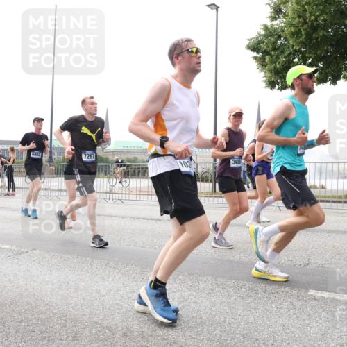 29.06.2025 - hella hamburg halbmarathon Lena Gebhardt http://msf.ph/oto/8278478 29.06.2025 10:35:12 Lombardsbrücke 6803, 7267, 103, 3409, 1284, 1497, 1717, 1821, 1849, 2001, 2198, 2355, 2376, 2751, 3130, 3409, 3828, 3958, 4564, 4703, 4704, 4884, 4965, 5027, 5531, 5793, 6029, 6189, 6310, 6335, 6365, 6379, 6397, 6471, 6803, 6859, 7020, 7267, 7299, 7927, 8249, 8296, 8369, 8567, 8793, 9122, 9248, 10358, 10393, 10464, 10531, 10565, 10606, 11122, 11233, 11320, 11359, 11565, 11646, 11838, 11839, 11886, 12019, 12062, 12236, 12326, 12382, 12764 meine-sportfotos.de