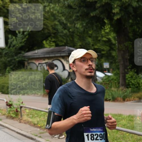 29.06.2025 - hella hamburg halbmarathon Yannick Fuchs http://msf.ph/oto/8278479 29.06.2025 10:49:33 20KM 1120, 1143, 1179, 1193, 1834, 2612, 3037, 3058, 3668, 4249, 4897, 5643, 5672, 6569, 6591, 6924, 7147, 7221, 7594, 7976, 8255, 8573, 8691, 9361, 9562, 10582, 11039, 11231, 12248, 12544, 12545, 13234, 13236, 13470, 14365, 15184, 15300, 15484, 15584, 15818, 15884, 16108, 16176, 16213, 16334, 16401, 16521, 16609, 16786, 17133, 17259, 17603, 17615, 17640, 17642, 17734, 17940, 18064, 18290, 18741, 18746, 18835, 19047, 19120 meine-sportfotos.de