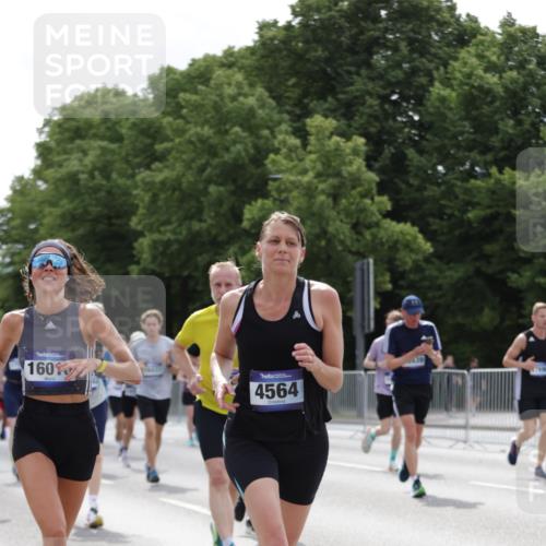 29.06.2025 - hella hamburg halbmarathon Jannik Wohlers http://msf.ph/oto/8278485 29.06.2025 10:34:46 Lombardsbrücke 1284, 1497, 1717, 1849, 2376, 2751, 3409, 3828, 3958, 4564, 5027, 5531, 6029, 6189, 6397, 6471, 6803, 7267, 7927, 10358, 10531, 11233, 11320, 11359, 11565, 11886, 12062, 12555, 12625, 13414, 13537, 13539, 13623, 13829, 14392, 14735, 15226, 15405, 15488, 15601, 15704, 15732, 15783, 16002, 16010, 16431, 16778, 16860, 17344, 17526, 17690, 17749, 18054, 18375, 18823 meine-sportfotos.de