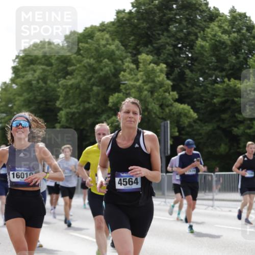 29.06.2025 - hella hamburg halbmarathon Jannik Wohlers http://msf.ph/oto/8278507 29.06.2025 10:34:46 Lombardsbrücke 1284, 1497, 1717, 1849, 2376, 2751, 3409, 3828, 3958, 4564, 5027, 5531, 6029, 6189, 6397, 6471, 6803, 7267, 7927, 10358, 10531, 11233, 11320, 11359, 11565, 11886, 12062, 12555, 12625, 13414, 13537, 13539, 13623, 13829, 14392, 14735, 15226, 15405, 15488, 15601, 15704, 15732, 15783, 16002, 16010, 16431, 16778, 16860, 17344, 17526, 17690, 17749, 18054, 18375, 18823 meine-sportfotos.de