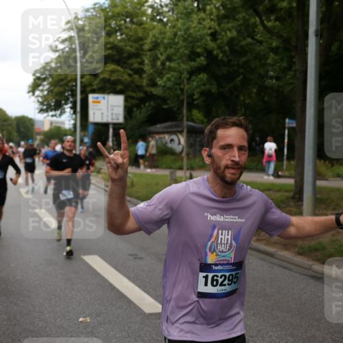 29.06.2025 - hella hamburg halbmarathon Yannick Fuchs http://msf.ph/oto/8278531 29.06.2025 10:37:19 20KM 1353, 1675, 1735, 2653, 4229, 4235, 5011, 5124, 5477, 7035, 7448, 7734, 7865, 9364, 9371, 9534, 9833, 10216, 10469, 11907, 12839, 13746, 14226, 14447, 14560, 14813, 15255, 15297, 15301, 15328, 15535, 15851, 16295, 16333, 16677, 17000, 17177, 17733, 17911, 18004, 18275, 18304, 18632, 18659, 18680, 18987 meine-sportfotos.de