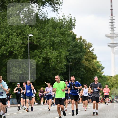 29.06.2025 - hella hamburg halbmarathon Dr. Thomas Lammeyer http://msf.ph/oto/8278554 29.06.2025 10:36:39 Kennedybrücke 1640, 1987, 2268, 2943, 3022, 3365, 3670, 3753, 4857, 5783, 5871, 5941, 6228, 6252, 6312, 6315, 6642, 7387, 7468, 7531, 7789, 8303, 8625, 8840, 8914, 9010, 9125, 9188, 9206, 9542, 9765, 10013, 10111, 10203, 10354, 10470, 10624, 10828, 11076, 11205, 11225, 11248, 11362 meine-sportfotos.de
