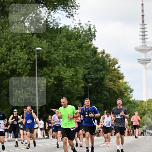 29.06.2025 - hella hamburg halbmarathon Dr. Thomas Lammeyer http://msf.ph/oto/8278573 29.06.2025 10:36:40 Kennedybrücke 1237, 1640, 2268, 3022, 3365, 3670, 3753, 4857, 5783, 5871, 5941, 6228, 6252, 6312, 6315, 6642, 7387, 7468, 7531, 7749, 7789, 8303, 8625, 8840, 8914, 9010, 9125, 9188, 9206, 9542, 9765, 10013, 10111, 10203, 10354, 10470, 10624, 10828, 11076, 11205, 11225, 11248, 11362 meine-sportfotos.de