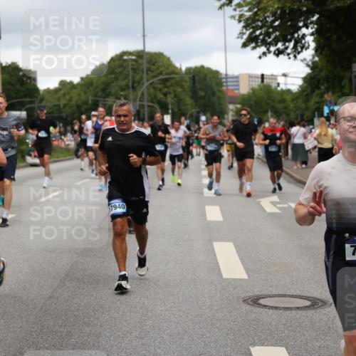 29.06.2025 - hella hamburg halbmarathon Yannick Fuchs http://msf.ph/oto/8278581 29.06.2025 10:49:33 20KM 1120, 1143, 1179, 1193, 1834, 2612, 3037, 3058, 3668, 4249, 4897, 5643, 5672, 6569, 6591, 6924, 7147, 7221, 7594, 7976, 8255, 8573, 8691, 9361, 9562, 10582, 11039, 11231, 12248, 12544, 12545, 13234, 13236, 13470, 14365, 15184, 15300, 15484, 15584, 15818, 15884, 16108, 16176, 16213, 16334, 16401, 16521, 16609, 16786, 17133, 17259, 17603, 17615, 17640, 17642, 17734, 17940, 18064, 18290, 18741, 18746, 18835, 19047, 19120 meine-sportfotos.de