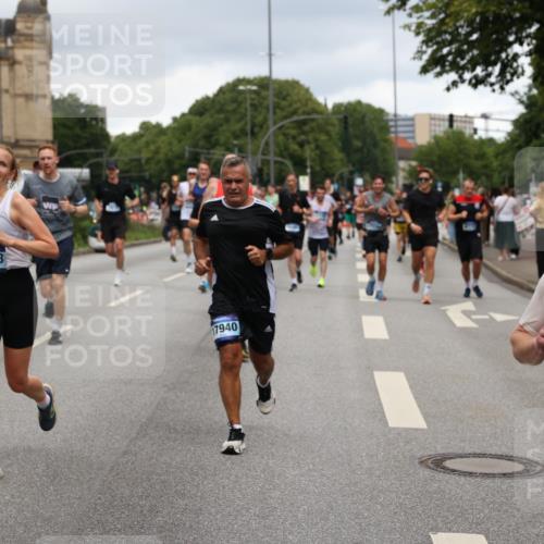 29.06.2025 - hella hamburg halbmarathon Yannick Fuchs http://msf.ph/oto/8278591 29.06.2025 10:49:33 20KM 1120, 1143, 1179, 1193, 1834, 2612, 3037, 3058, 3668, 4249, 4897, 5643, 5672, 6569, 6591, 6924, 7147, 7221, 7594, 7976, 8255, 8573, 8691, 9361, 9562, 10582, 11039, 11231, 12248, 12544, 12545, 13234, 13236, 13470, 14365, 15184, 15300, 15484, 15584, 15818, 15884, 16108, 16176, 16213, 16334, 16401, 16521, 16609, 16786, 17133, 17259, 17603, 17615, 17640, 17642, 17734, 17940, 18064, 18290, 18741, 18746, 18835, 19047, 19120 meine-sportfotos.de