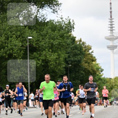 29.06.2025 - hella hamburg halbmarathon Dr. Thomas Lammeyer http://msf.ph/oto/8278602 29.06.2025 10:36:40 Kennedybrücke 1237, 1640, 2268, 3022, 3365, 3670, 3753, 4857, 5783, 5871, 5941, 6228, 6252, 6312, 6315, 6642, 7387, 7468, 7531, 7749, 7789, 8303, 8625, 8840, 8914, 9010, 9125, 9188, 9206, 9542, 9765, 10013, 10111, 10203, 10354, 10470, 10624, 10828, 11076, 11205, 11225, 11248, 11362 meine-sportfotos.de