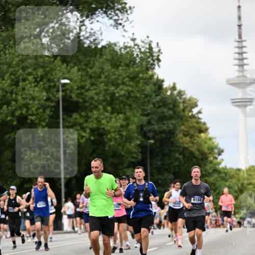 29.06.2025 - hella hamburg halbmarathon Dr. Thomas Lammeyer http://msf.ph/oto/8278613 29.06.2025 10:36:40 Kennedybrücke 1237, 1640, 2268, 3022, 3365, 3670, 3753, 4857, 5783, 5871, 5941, 6228, 6252, 6312, 6315, 6642, 7387, 7468, 7531, 7749, 7789, 8303, 8625, 8840, 8914, 9010, 9125, 9188, 9206, 9542, 9765, 10013, 10111, 10203, 10354, 10470, 10624, 10828, 11076, 11205, 11225, 11248, 11362 meine-sportfotos.de