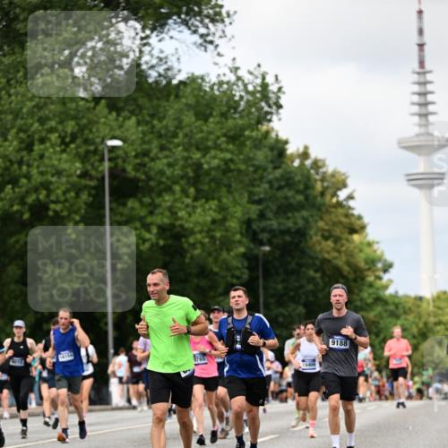 29.06.2025 - hella hamburg halbmarathon Dr. Thomas Lammeyer http://msf.ph/oto/8278626 29.06.2025 10:36:41 Kennedybrücke 1237, 1640, 2268, 3022, 3365, 3670, 3753, 4857, 5783, 5871, 5941, 6228, 6252, 6312, 6315, 6642, 7387, 7468, 7531, 7749, 7789, 8303, 8625, 8840, 8914, 9010, 9125, 9188, 9206, 9542, 9765, 10013, 10111, 10203, 10354, 10470, 10624, 10828, 11076, 11205, 11225, 11248, 11362 meine-sportfotos.de