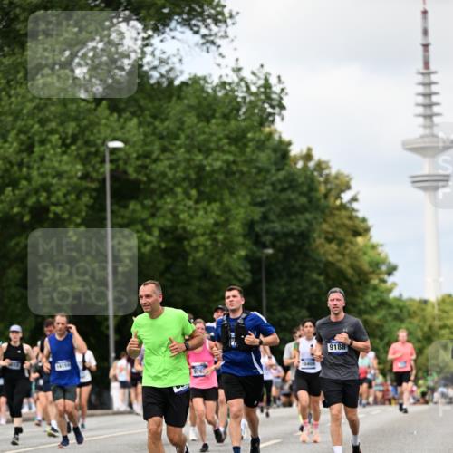 29.06.2025 - hella hamburg halbmarathon Dr. Thomas Lammeyer http://msf.ph/oto/8278633 29.06.2025 10:36:41 Kennedybrücke 1237, 1640, 2268, 3022, 3365, 3670, 3753, 4857, 5783, 5871, 5941, 6228, 6252, 6312, 6315, 6642, 7387, 7468, 7531, 7749, 7789, 8303, 8625, 8840, 8914, 9010, 9125, 9188, 9206, 9542, 9765, 10013, 10111, 10203, 10354, 10470, 10624, 10828, 11076, 11205, 11225, 11248, 11362 meine-sportfotos.de