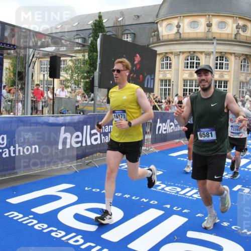 29.06.2025 - hella hamburg halbmarathon Michael Strokosch http://msf.ph/oto/8278647 29.06.2025 10:54:13 Ziel 1410, 3208, 3209, 3898, 5638, 6294, 6443, 6581, 8390, 9791, 12213, 13397, 13794, 15169, 15524, 16780, 16871 meine-sportfotos.de