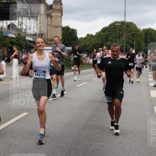 29.06.2025 - hella hamburg halbmarathon Yannick Fuchs http://msf.ph/oto/8278649 29.06.2025 10:49:33 20KM 1120, 1143, 1179, 1193, 1834, 2612, 3037, 3058, 3668, 4249, 4897, 5643, 5672, 6569, 6591, 6924, 7147, 7221, 7594, 7976, 8255, 8573, 8691, 9361, 9562, 10582, 11039, 11231, 12248, 12544, 12545, 13234, 13236, 13470, 14365, 15184, 15300, 15484, 15584, 15818, 15884, 16108, 16176, 16213, 16334, 16401, 16521, 16609, 16786, 17133, 17259, 17603, 17615, 17640, 17642, 17734, 17940, 18064, 18290, 18741, 18746, 18835, 19047, 19120 meine-sportfotos.de