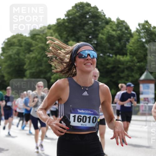 29.06.2025 - hella hamburg halbmarathon Jannik Wohlers http://msf.ph/oto/8278650 29.06.2025 10:34:47 Lombardsbrücke 1284, 1497, 1717, 1849, 2198, 2376, 2751, 3409, 3828, 3958, 4564, 5027, 5531, 6029, 6189, 6397, 6471, 6803, 7267, 7927, 8296, 10358, 10531, 11233, 11320, 11359, 11565, 11886, 12062, 12338, 12625, 13414, 13537, 13539, 13623, 13829, 14392, 14735, 15211, 15226, 15405, 15488, 15601, 15704, 15732, 15783, 16002, 16010, 16431, 16778, 16860, 17344, 17526, 17690, 17749, 18054, 18375, 18823, 19061 meine-sportfotos.de