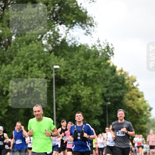 29.06.2025 - hella hamburg halbmarathon Dr. Thomas Lammeyer http://msf.ph/oto/8278659 29.06.2025 10:36:42 Kennedybrücke 1237, 1640, 1647, 2268, 3022, 3365, 3660, 3670, 3753, 4857, 5110, 5783, 5871, 5941, 6228, 6252, 6312, 6315, 6642, 7387, 7468, 7531, 7749, 7789, 8625, 8840, 8914, 9010, 9125, 9188, 9206, 9542, 9765, 10013, 10111, 10203, 10354, 10470, 10624, 10828, 11076, 11205, 11225, 11248, 11362 meine-sportfotos.de