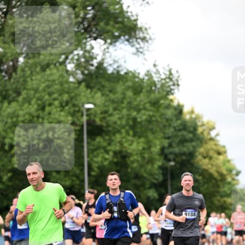 29.06.2025 - hella hamburg halbmarathon Dr. Thomas Lammeyer http://msf.ph/oto/8278688 29.06.2025 10:36:42 Kennedybrücke 1237, 1640, 1647, 2268, 3022, 3365, 3660, 3670, 3753, 4857, 5110, 5783, 5871, 5941, 6228, 6252, 6312, 6315, 6642, 7387, 7468, 7531, 7749, 7789, 8625, 8840, 8914, 9010, 9125, 9188, 9206, 9542, 9765, 10013, 10111, 10203, 10354, 10470, 10624, 10828, 11076, 11205, 11225, 11248, 11362 meine-sportfotos.de