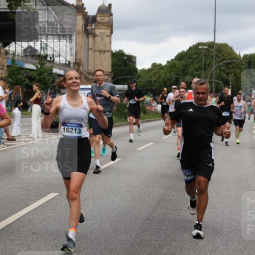 29.06.2025 - hella hamburg halbmarathon Yannick Fuchs http://msf.ph/oto/8278694 29.06.2025 10:49:33 20KM 1120, 1143, 1179, 1193, 1834, 2612, 3037, 3058, 3668, 4249, 4897, 5643, 5672, 6569, 6591, 6924, 7147, 7221, 7594, 7976, 8255, 8573, 8691, 9361, 9562, 10582, 11039, 11231, 12248, 12544, 12545, 13234, 13236, 13470, 14365, 15184, 15300, 15484, 15584, 15818, 15884, 16108, 16176, 16213, 16334, 16401, 16521, 16609, 16786, 17133, 17259, 17603, 17615, 17640, 17642, 17734, 17940, 18064, 18290, 18741, 18746, 18835, 19047, 19120 meine-sportfotos.de