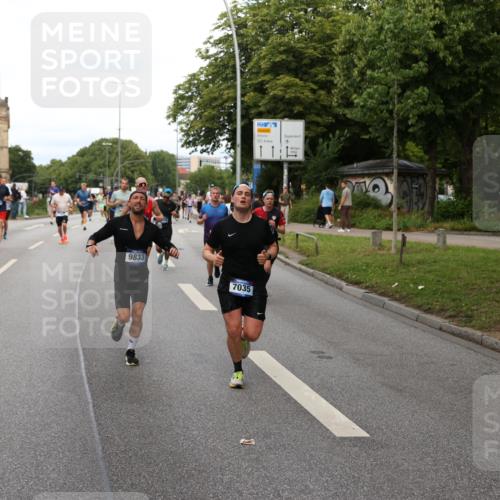 29.06.2025 - hella hamburg halbmarathon Yannick Fuchs http://msf.ph/oto/8278695 29.06.2025 10:37:20 20KM 1353, 1675, 1735, 2653, 4229, 4235, 5011, 5124, 5477, 7035, 7448, 7734, 9364, 9371, 9534, 9833, 10469, 11177, 11907, 12839, 13746, 14226, 14447, 14560, 14813, 15255, 15297, 15301, 15328, 15535, 15851, 16295, 16333, 16677, 17177, 17733, 17911, 18004, 18275, 18304, 18632, 18659, 18680, 18987 meine-sportfotos.de