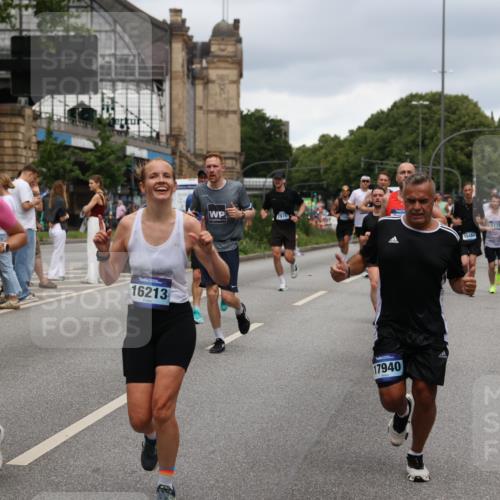 29.06.2025 - hella hamburg halbmarathon Yannick Fuchs http://msf.ph/oto/8278733 29.06.2025 10:49:34 20KM 1120, 1143, 1179, 1193, 1834, 2612, 3037, 3058, 3668, 4249, 4897, 5643, 5672, 6569, 6591, 6924, 7147, 7221, 7594, 7976, 8255, 8573, 8691, 9361, 9562, 10582, 11039, 11231, 12248, 12544, 12545, 13234, 13236, 13470, 14365, 15184, 15300, 15484, 15584, 15818, 15884, 16108, 16176, 16213, 16334, 16401, 16521, 16609, 16786, 17133, 17259, 17603, 17615, 17640, 17642, 17734, 17940, 18064, 18290, 18741, 18746, 18835, 19047, 19120 meine-sportfotos.de