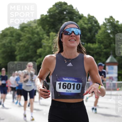 29.06.2025 - hella hamburg halbmarathon Jannik Wohlers http://msf.ph/oto/8278742 29.06.2025 10:34:47 Lombardsbrücke 1284, 1497, 1717, 1849, 2198, 2376, 2751, 3409, 3828, 3958, 4564, 5027, 5531, 6029, 6189, 6397, 6471, 6803, 7267, 7927, 8296, 10358, 10531, 11233, 11320, 11359, 11565, 11886, 12062, 12338, 12625, 13414, 13537, 13539, 13623, 13829, 14392, 14735, 15211, 15226, 15405, 15488, 15601, 15704, 15732, 15783, 16002, 16010, 16431, 16778, 16860, 17344, 17526, 17690, 17749, 18054, 18375, 18823, 19061 meine-sportfotos.de