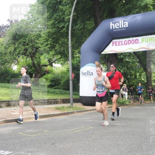 29.06.2025 - hella hamburg halbmarathon KatJ http://msf.ph/oto/8278808 29.06.2025 10:40:33 Zwischen KM18-KM19 1499, 2074, 3999, 6877, 6897, 7232 meine-sportfotos.de
