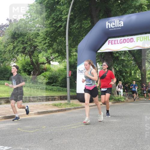 29.06.2025 - hella hamburg halbmarathon KatJ http://msf.ph/oto/8278845 29.06.2025 10:40:33 Zwischen KM18-KM19 1499, 2074, 3999, 6877, 6897, 7232 meine-sportfotos.de