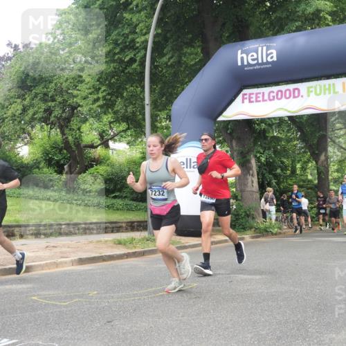 29.06.2025 - hella hamburg halbmarathon KatJ http://msf.ph/oto/8278926 29.06.2025 10:40:33 Zwischen KM18-KM19 1499, 2074, 3999, 6877, 6897, 7232 meine-sportfotos.de