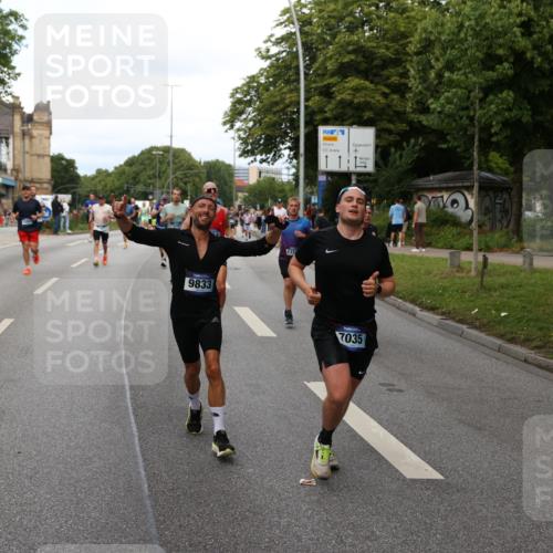 29.06.2025 - hella hamburg halbmarathon Yannick Fuchs http://msf.ph/oto/8279009 29.06.2025 10:37:20 20KM 1353, 1675, 1735, 2653, 4229, 4235, 5011, 5124, 5477, 7035, 7448, 7734, 9364, 9371, 9534, 9833, 10469, 11177, 11907, 12839, 13746, 14226, 14447, 14560, 14813, 15255, 15297, 15301, 15328, 15535, 15851, 16295, 16333, 16677, 17177, 17733, 17911, 18004, 18275, 18304, 18632, 18659, 18680, 18987 meine-sportfotos.de