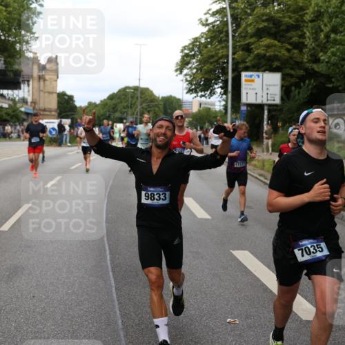 29.06.2025 - hella hamburg halbmarathon Yannick Fuchs http://msf.ph/oto/8279017 29.06.2025 10:37:20 20KM 1353, 1675, 1735, 2653, 4229, 4235, 5011, 5124, 5477, 7035, 7448, 7734, 9364, 9371, 9534, 9833, 10469, 11177, 11907, 12839, 13746, 14226, 14447, 14560, 14813, 15255, 15297, 15301, 15328, 15535, 15851, 16295, 16333, 16677, 17177, 17733, 17911, 18004, 18275, 18304, 18632, 18659, 18680, 18987 meine-sportfotos.de