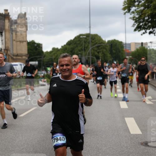 29.06.2025 - hella hamburg halbmarathon Yannick Fuchs http://msf.ph/oto/8279046 29.06.2025 10:49:34 20KM 1120, 1143, 1179, 1193, 1834, 2612, 3037, 3058, 3668, 4249, 4897, 5643, 5672, 6569, 6591, 6924, 7147, 7221, 7594, 7976, 8255, 8573, 8691, 9361, 9562, 10582, 11039, 11231, 12248, 12544, 12545, 13234, 13236, 13470, 14365, 15184, 15300, 15484, 15584, 15818, 15884, 16108, 16176, 16213, 16334, 16401, 16521, 16609, 16786, 17133, 17259, 17603, 17615, 17640, 17642, 17734, 17940, 18064, 18290, 18741, 18746, 18835, 19047, 19120 meine-sportfotos.de